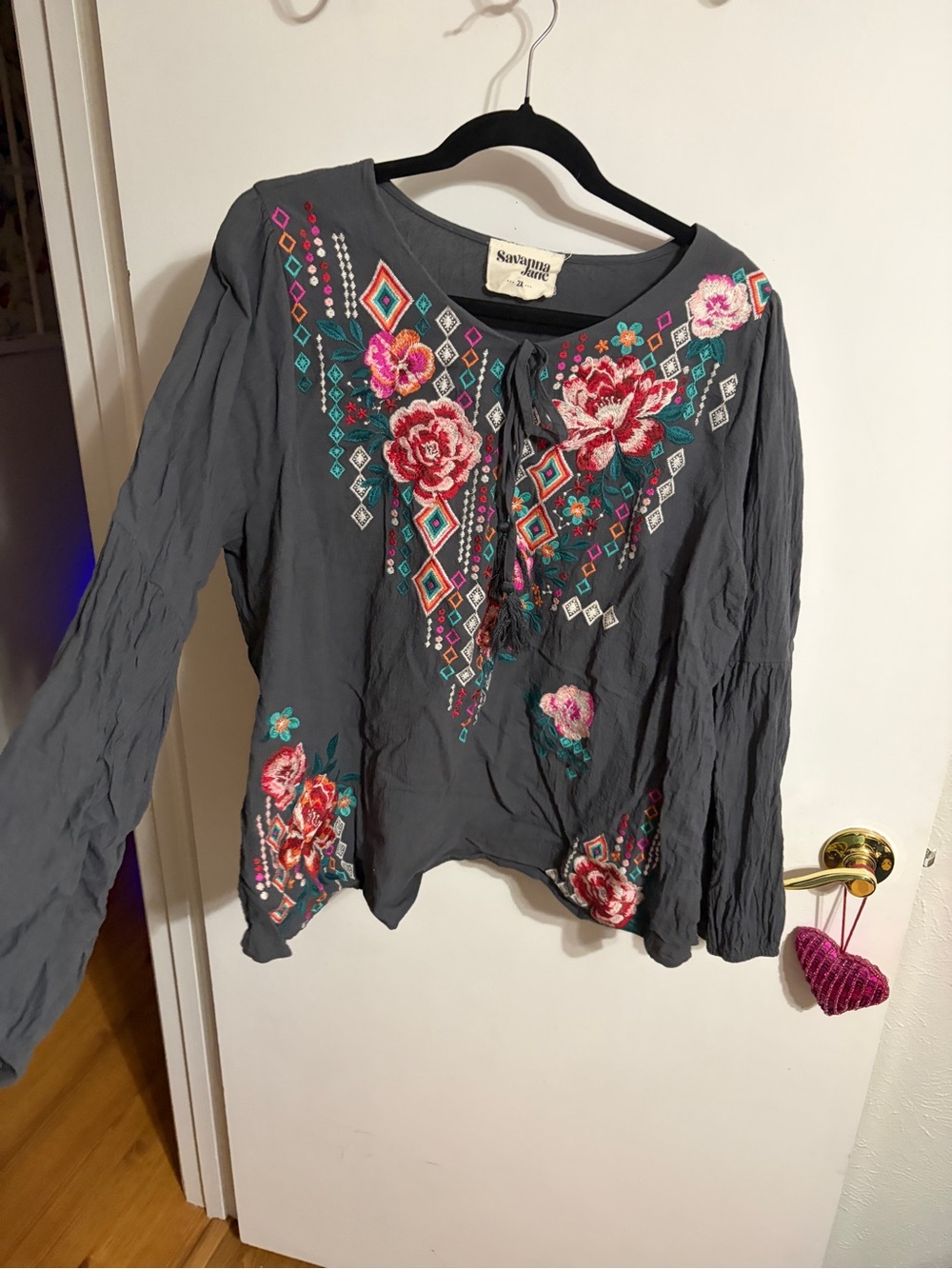 💜 2X Savanna Jane Charcoal Floral Embroidered Boho Blouse with Pink and Teal - Picture 10 of 11